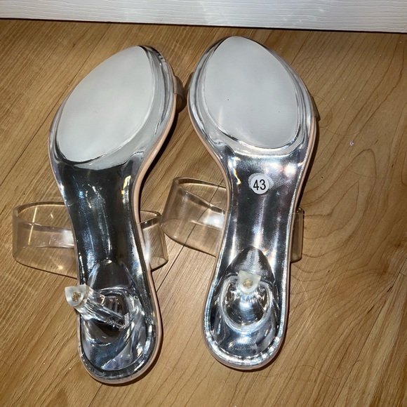 Clear Kitten Heels 🤍🤍🩷 - Picture 3 of 4